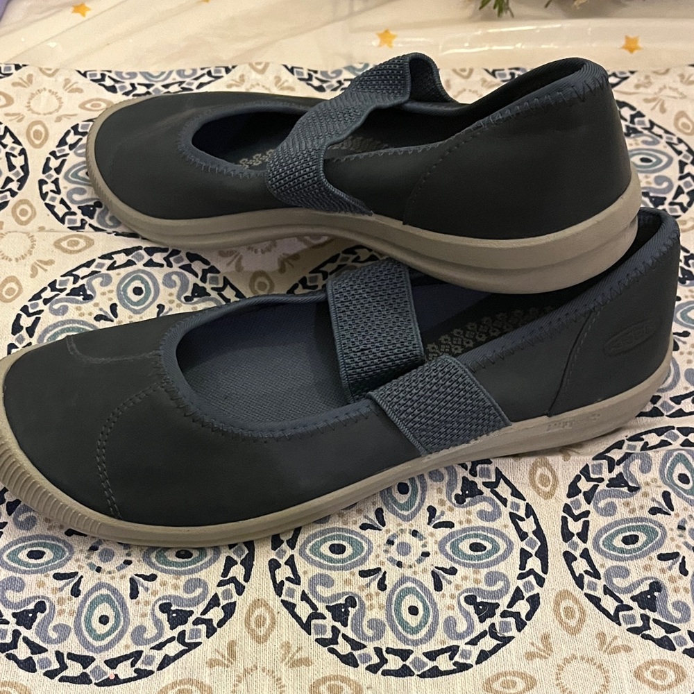 Keen Women's Navy Mary Jane Shoes - Size 7